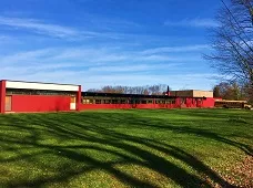 学校外景1.jpg